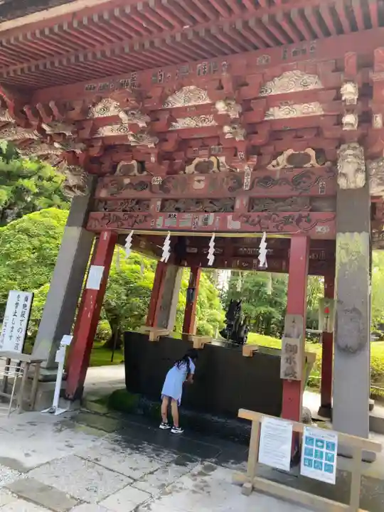 北口本宮冨士浅間神社の手水舎