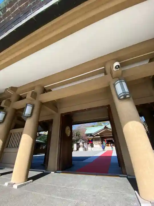 東郷神社の山門・神門