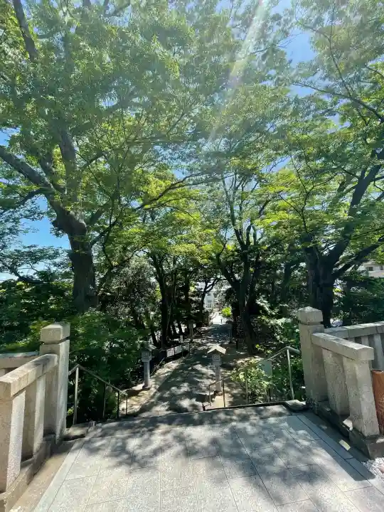 白旗神社の{uncategorized: "未分類", other: "その他", undefined: "問題あり", building: "その他建物", grave: "お墓", sacred_gate: "鳥居", guardian: "狛犬", statue: "像", buddha: "仏像", history: "歴史", nature: "自然", garden: "庭園", animal: "動物", pagoda: "塔", temizu: "手水舎", mountain_gate: "山門・神門", sanctuary: "本殿・本堂", subordinate: "末社・摂社", art: "芸術", scenery: "景色", jizo: "地蔵", ema: "絵馬", goshuin: "御朱印", omikuji: "おみくじ", items: "授与品その他", amulet: "お守り", goshuincho: "御朱印帳", eats: "食事", festival: "お祭り", votive_dance: "神楽", shichigosan: "七五三参", wedding: "結婚式", experience: "体験その他", initially: "初詣", around: "周辺", anti_infection: "感染症対策"}