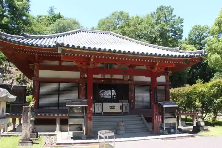 観音寺の本殿・本堂