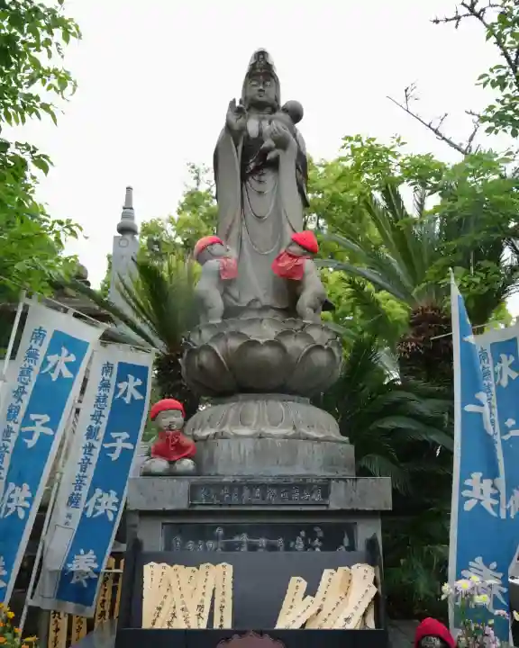 金剛宝寺(紀三井寺)の{uncategorized: "未分類", other: "その他", undefined: "問題あり", building: "その他建物", grave: "お墓", sacred_gate: "鳥居", guardian: "狛犬", statue: "像", buddha: "仏像", history: "歴史", nature: "自然", garden: "庭園", animal: "動物", pagoda: "塔", temizu: "手水舎", mountain_gate: "山門・神門", sanctuary: "本殿・本堂", subordinate: "末社・摂社", art: "芸術", scenery: "景色", jizo: "地蔵", ema: "絵馬", goshuin: "御朱印", omikuji: "おみくじ", items: "授与品その他", amulet: "お守り", goshuincho: "御朱印帳", eats: "食事", festival: "お祭り", votive_dance: "神楽", shichigosan: "七五三参", wedding: "結婚式", experience: "体験その他", initially: "初詣", around: "周辺", anti_infection: "感染症対策"}