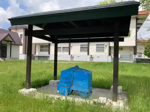東米里八幡神社の手水舎