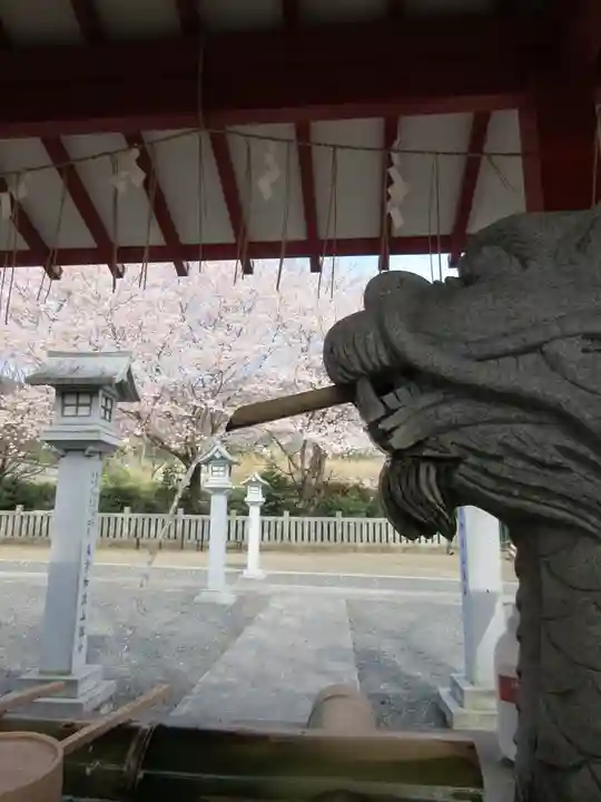 加波山神社真壁拝殿の手水舎
