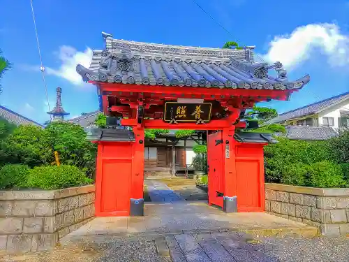 超世院（常楽寺塔頭）の山門