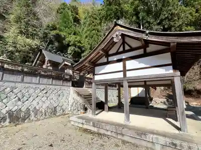 白岩神社の{uncategorized: "未分類", other: "その他", undefined: "問題あり", building: "その他建物", grave: "お墓", sacred_gate: "鳥居", guardian: "狛犬", statue: "像", buddha: "仏像", history: "歴史", nature: "自然", garden: "庭園", animal: "動物", pagoda: "塔", temizu: "手水舎", mountain_gate: "山門・神門", sanctuary: "本殿・本堂", subordinate: "末社・摂社", art: "芸術", scenery: "景色", jizo: "地蔵", ema: "絵馬", goshuin: "御朱印", omikuji: "おみくじ", items: "授与品その他", amulet: "お守り", goshuincho: "御朱印帳", eats: "食事", festival: "お祭り", votive_dance: "神楽", shichigosan: "七五三参", wedding: "結婚式", experience: "体験その他", initially: "初詣", around: "周辺", anti_infection: "感染症対策"}