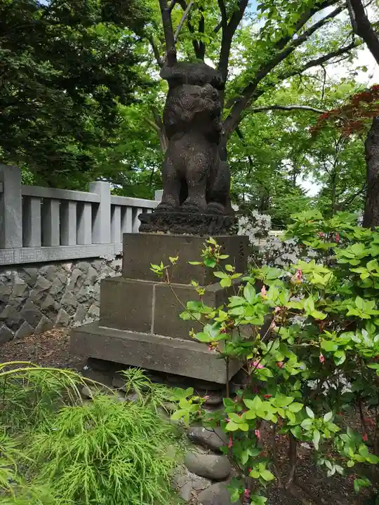 彌彦神社 (伊夜日子神社)の狛犬