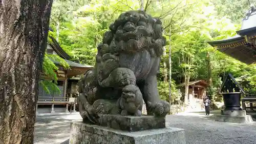 宝登山神社の狛犬