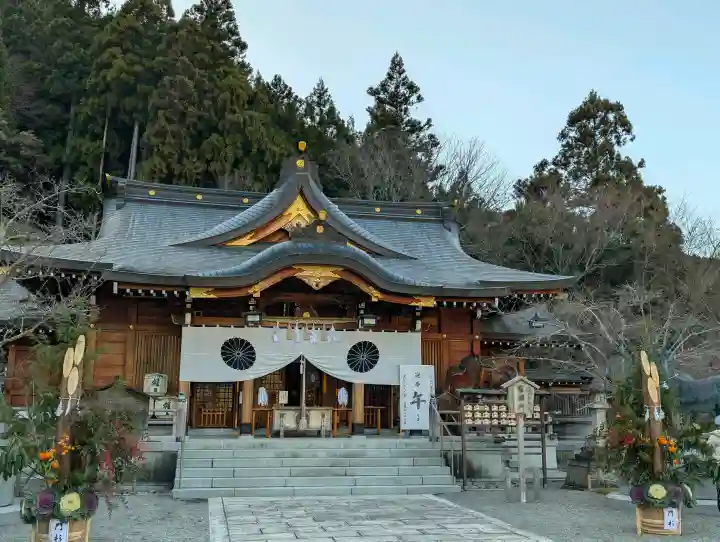 丹生川上神社(上社)の{uncategorized: "未分類", other: "その他", undefined: "問題あり", building: "その他建物", grave: "お墓", sacred_gate: "鳥居", guardian: "狛犬", statue: "像", buddha: "仏像", history: "歴史", nature: "自然", garden: "庭園", animal: "動物", pagoda: "塔", temizu: "手水舎", mountain_gate: "山門・神門", sanctuary: "本殿・本堂", subordinate: "末社・摂社", art: "芸術", scenery: "景色", jizo: "地蔵", ema: "絵馬", goshuin: "御朱印", omikuji: "おみくじ", items: "授与品その他", amulet: "お守り", goshuincho: "御朱印帳", eats: "食事", festival: "お祭り", votive_dance: "神楽", shichigosan: "七五三参", wedding: "結婚式", experience: "体験その他", initially: "初詣", around: "周辺", anti_infection: "感染症対策"}