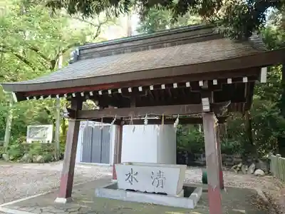 白山神社の手水舎