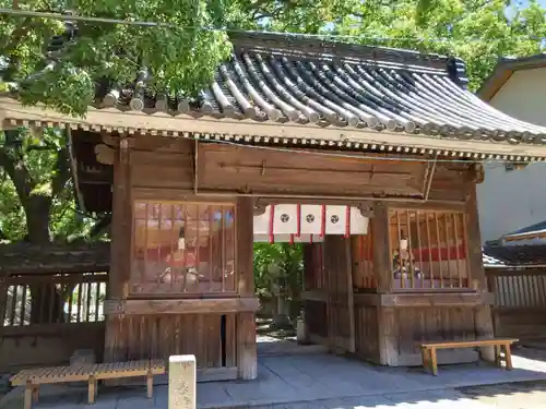 鳥飼八幡宮の山門