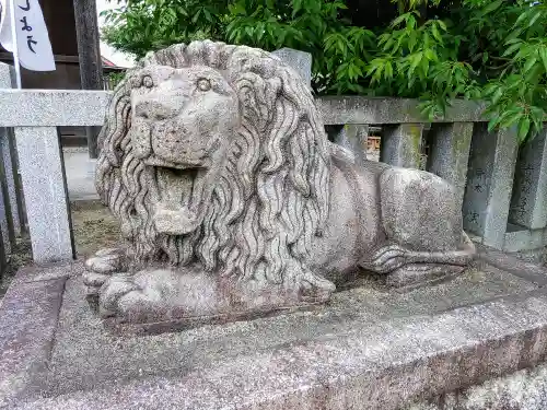 神明社（五軒家）の狛犬