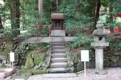 枚岡神社の末社・摂社