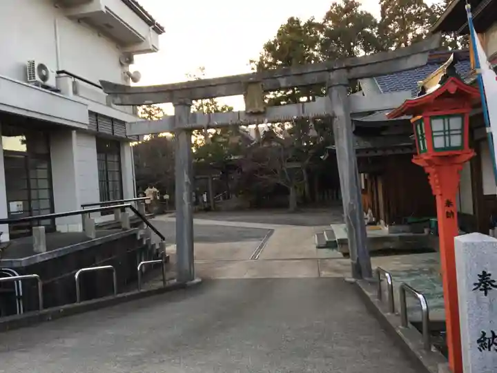 湊八幡神社の鳥居