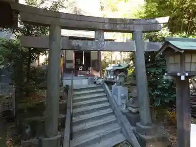 新羽杉山神社の末社・摂社