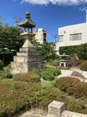 鶴羽根神社の建物その他