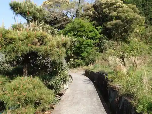 宇母理比古神社の建物その他