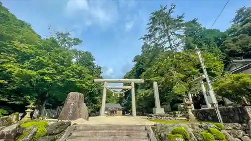 比沼麻奈為神社の鳥居