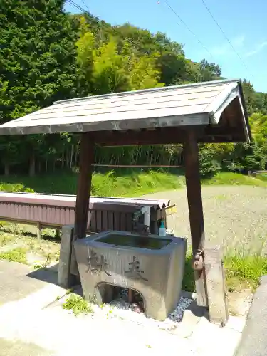 田倉牛神社の手水