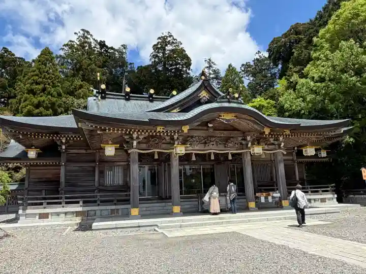 秋葉山本宮 秋葉神社 上社の{uncategorized: "未分類", other: "その他", undefined: "問題あり", building: "その他建物", grave: "お墓", sacred_gate: "鳥居", guardian: "狛犬", statue: "像", buddha: "仏像", history: "歴史", nature: "自然", garden: "庭園", animal: "動物", pagoda: "塔", temizu: "手水舎", mountain_gate: "山門・神門", sanctuary: "本殿・本堂", subordinate: "末社・摂社", art: "芸術", scenery: "景色", jizo: "地蔵", ema: "絵馬", goshuin: "御朱印", omikuji: "おみくじ", items: "授与品その他", amulet: "お守り", goshuincho: "御朱印帳", eats: "食事", festival: "お祭り", votive_dance: "神楽", shichigosan: "七五三参", wedding: "結婚式", experience: "体験その他", initially: "初詣", around: "周辺", anti_infection: "感染症対策"}