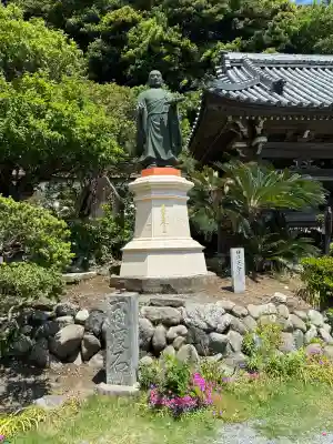 龍口寺の{uncategorized: "未分類", other: "その他", undefined: "問題あり", building: "その他建物", grave: "お墓", sacred_gate: "鳥居", guardian: "狛犬", statue: "像", buddha: "仏像", history: "歴史", nature: "自然", garden: "庭園", animal: "動物", pagoda: "塔", temizu: "手水舎", mountain_gate: "山門・神門", sanctuary: "本殿・本堂", subordinate: "末社・摂社", art: "芸術", scenery: "景色", jizo: "地蔵", ema: "絵馬", goshuin: "御朱印", omikuji: "おみくじ", items: "授与品その他", amulet: "お守り", goshuincho: "御朱印帳", eats: "食事", festival: "お祭り", votive_dance: "神楽", shichigosan: "七五三参", wedding: "結婚式", experience: "体験その他", initially: "初詣", around: "周辺", anti_infection: "感染症対策"}