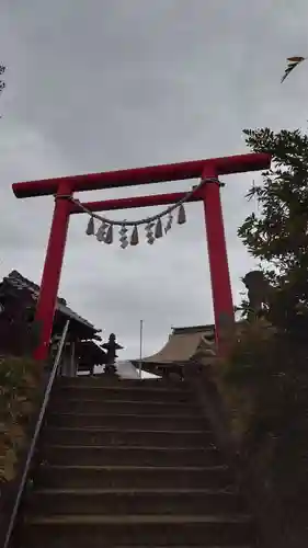 人見神社の鳥居