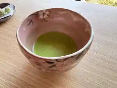 安養寺の{uncategorized: "未分類", other: "その他", undefined: "問題あり", building: "その他建物", grave: "お墓", sacred_gate: "鳥居", guardian: "狛犬", statue: "像", buddha: "仏像", history: "歴史", nature: "自然", garden: "庭園", animal: "動物", pagoda: "塔", temizu: "手水舎", mountain_gate: "山門・神門", sanctuary: "本殿・本堂", subordinate: "末社・摂社", art: "芸術", scenery: "景色", jizo: "地蔵", ema: "絵馬", goshuin: "御朱印", omikuji: "おみくじ", items: "授与品その他", amulet: "お守り", goshuincho: "御朱印帳", eats: "食事", festival: "お祭り", votive_dance: "神楽", shichigosan: "七五三参", wedding: "結婚式", experience: "体験その他", initially: "初詣", around: "周辺", anti_infection: "感染症対策"}