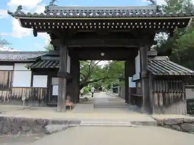 橘寺の山門・神門