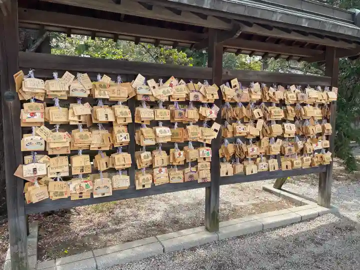 諏訪神社の{uncategorized: "未分類", other: "その他", undefined: "問題あり", building: "その他建物", grave: "お墓", sacred_gate: "鳥居", guardian: "狛犬", statue: "像", buddha: "仏像", history: "歴史", nature: "自然", garden: "庭園", animal: "動物", pagoda: "塔", temizu: "手水舎", mountain_gate: "山門・神門", sanctuary: "本殿・本堂", subordinate: "末社・摂社", art: "芸術", scenery: "景色", jizo: "地蔵", ema: "絵馬", goshuin: "御朱印", omikuji: "おみくじ", items: "授与品その他", amulet: "お守り", goshuincho: "御朱印帳", eats: "食事", festival: "お祭り", votive_dance: "神楽", shichigosan: "七五三参", wedding: "結婚式", experience: "体験その他", initially: "初詣", around: "周辺", anti_infection: "感染症対策"}