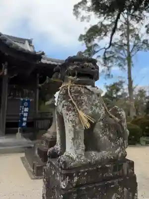 諏訪神社の{uncategorized: "未分類", other: "その他", undefined: "問題あり", building: "その他建物", grave: "お墓", sacred_gate: "鳥居", guardian: "狛犬", statue: "像", buddha: "仏像", history: "歴史", nature: "自然", garden: "庭園", animal: "動物", pagoda: "塔", temizu: "手水舎", mountain_gate: "山門・神門", sanctuary: "本殿・本堂", subordinate: "末社・摂社", art: "芸術", scenery: "景色", jizo: "地蔵", ema: "絵馬", goshuin: "御朱印", omikuji: "おみくじ", items: "授与品その他", amulet: "お守り", goshuincho: "御朱印帳", eats: "食事", festival: "お祭り", votive_dance: "神楽", shichigosan: "七五三参", wedding: "結婚式", experience: "体験その他", initially: "初詣", around: "周辺", anti_infection: "感染症対策"}