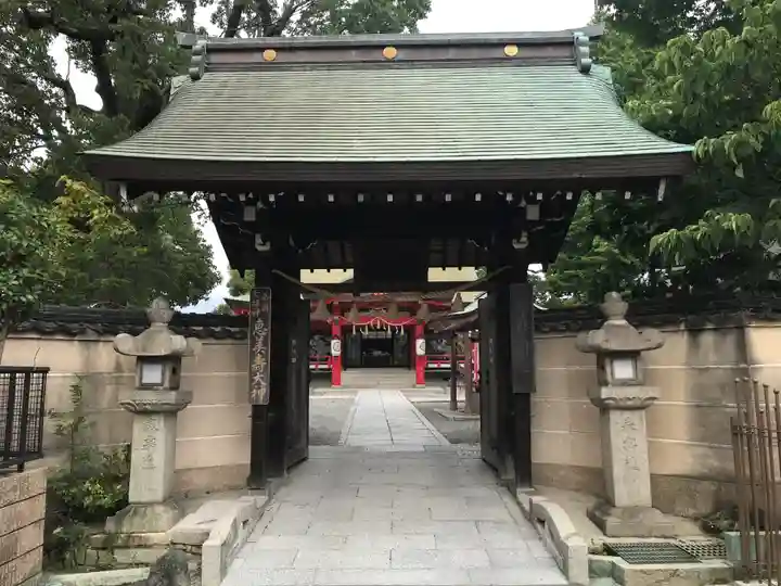 呉服神社の山門・神門