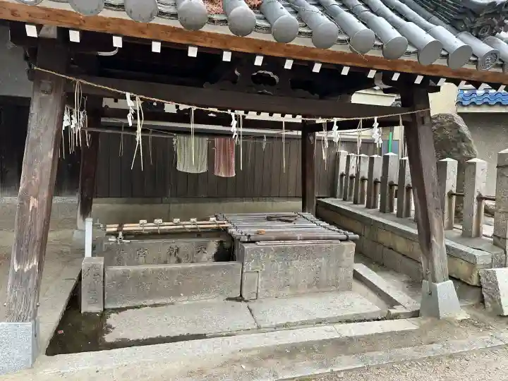式内楯原神社の{uncategorized: "未分類", other: "その他", undefined: "問題あり", building: "その他建物", grave: "お墓", sacred_gate: "鳥居", guardian: "狛犬", statue: "像", buddha: "仏像", history: "歴史", nature: "自然", garden: "庭園", animal: "動物", pagoda: "塔", temizu: "手水舎", mountain_gate: "山門・神門", sanctuary: "本殿・本堂", subordinate: "末社・摂社", art: "芸術", scenery: "景色", jizo: "地蔵", ema: "絵馬", goshuin: "御朱印", omikuji: "おみくじ", items: "授与品その他", amulet: "お守り", goshuincho: "御朱印帳", eats: "食事", festival: "お祭り", votive_dance: "神楽", shichigosan: "七五三参", wedding: "結婚式", experience: "体験その他", initially: "初詣", around: "周辺", anti_infection: "感染症対策"}
