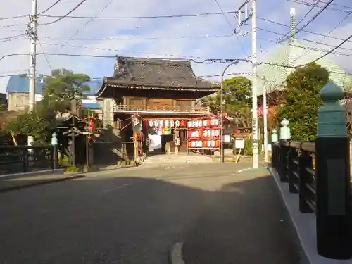 本覚寺の山門