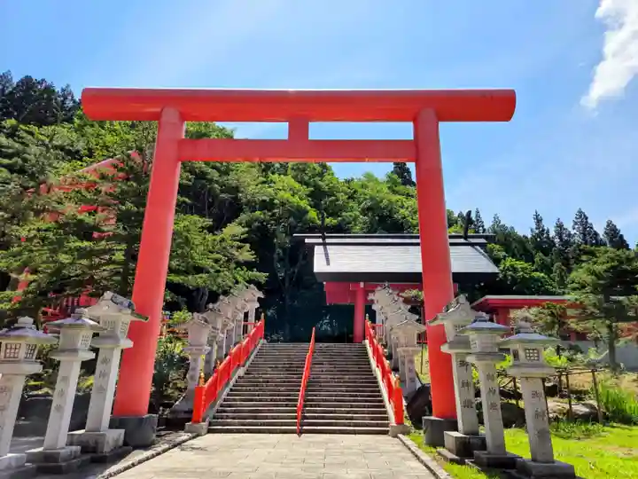 宝徳山稲荷大社(新潟県)