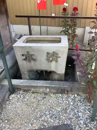 西方院の手水舎