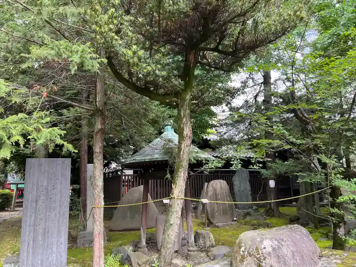 三囲神社(東京都)