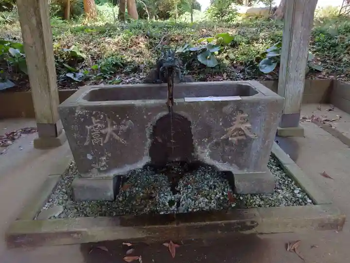 雷神社の手水舎