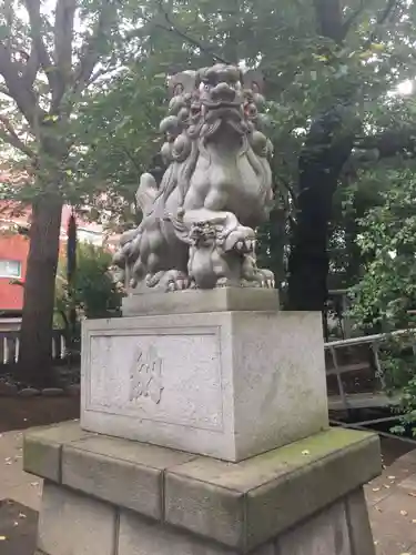 神明氷川神社の狛犬