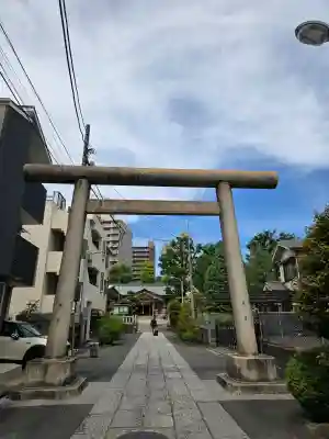 天祖諏訪神社の{uncategorized: "未分類", other: "その他", undefined: "問題あり", building: "その他建物", grave: "お墓", sacred_gate: "鳥居", guardian: "狛犬", statue: "像", buddha: "仏像", history: "歴史", nature: "自然", garden: "庭園", animal: "動物", pagoda: "塔", temizu: "手水舎", mountain_gate: "山門・神門", sanctuary: "本殿・本堂", subordinate: "末社・摂社", art: "芸術", scenery: "景色", jizo: "地蔵", ema: "絵馬", goshuin: "御朱印", omikuji: "おみくじ", items: "授与品その他", amulet: "お守り", goshuincho: "御朱印帳", eats: "食事", festival: "お祭り", votive_dance: "神楽", shichigosan: "七五三参", wedding: "結婚式", experience: "体験その他", initially: "初詣", around: "周辺", anti_infection: "感染症対策"}