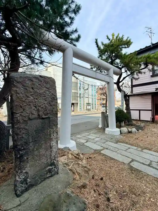 海神社の{uncategorized: "未分類", other: "その他", undefined: "問題あり", building: "その他建物", grave: "お墓", sacred_gate: "鳥居", guardian: "狛犬", statue: "像", buddha: "仏像", history: "歴史", nature: "自然", garden: "庭園", animal: "動物", pagoda: "塔", temizu: "手水舎", mountain_gate: "山門・神門", sanctuary: "本殿・本堂", subordinate: "末社・摂社", art: "芸術", scenery: "景色", jizo: "地蔵", ema: "絵馬", goshuin: "御朱印", omikuji: "おみくじ", items: "授与品その他", amulet: "お守り", goshuincho: "御朱印帳", eats: "食事", festival: "お祭り", votive_dance: "神楽", shichigosan: "七五三参", wedding: "結婚式", experience: "体験その他", initially: "初詣", around: "周辺", anti_infection: "感染症対策"}