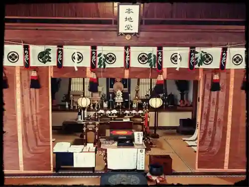 神谷山持明院の本殿・本堂