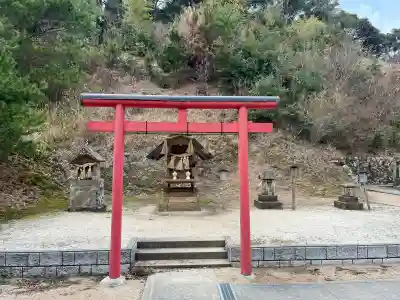 佐香神社の{uncategorized: "未分類", other: "その他", undefined: "問題あり", building: "その他建物", grave: "お墓", sacred_gate: "鳥居", guardian: "狛犬", statue: "像", buddha: "仏像", history: "歴史", nature: "自然", garden: "庭園", animal: "動物", pagoda: "塔", temizu: "手水舎", mountain_gate: "山門・神門", sanctuary: "本殿・本堂", subordinate: "末社・摂社", art: "芸術", scenery: "景色", jizo: "地蔵", ema: "絵馬", goshuin: "御朱印", omikuji: "おみくじ", items: "授与品その他", amulet: "お守り", goshuincho: "御朱印帳", eats: "食事", festival: "お祭り", votive_dance: "神楽", shichigosan: "七五三参", wedding: "結婚式", experience: "体験その他", initially: "初詣", around: "周辺", anti_infection: "感染症対策"}