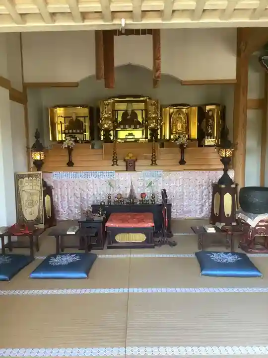 医王寺の本殿・本堂