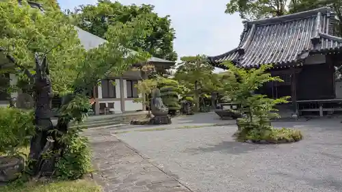 大楽寺の庭園