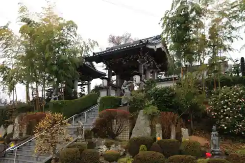 日輪寺の山門・神門