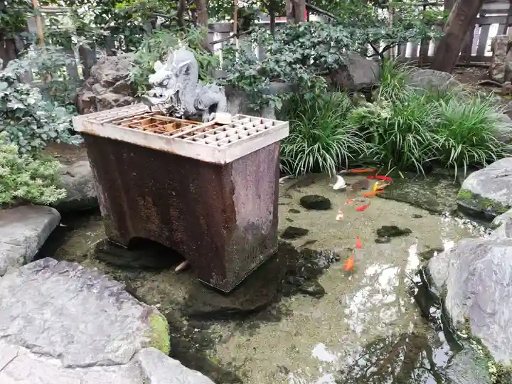 厳嶋神社の庭園