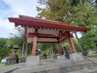 喜茂別神社の山門・神門