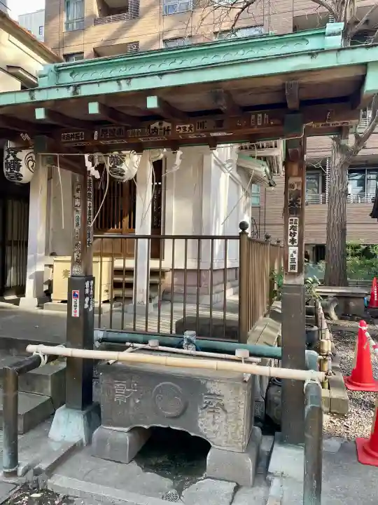 銀杏八幡宮の{uncategorized: "未分類", other: "その他", undefined: "問題あり", building: "その他建物", grave: "お墓", sacred_gate: "鳥居", guardian: "狛犬", statue: "像", buddha: "仏像", history: "歴史", nature: "自然", garden: "庭園", animal: "動物", pagoda: "塔", temizu: "手水舎", mountain_gate: "山門・神門", sanctuary: "本殿・本堂", subordinate: "末社・摂社", art: "芸術", scenery: "景色", jizo: "地蔵", ema: "絵馬", goshuin: "御朱印", omikuji: "おみくじ", items: "授与品その他", amulet: "お守り", goshuincho: "御朱印帳", eats: "食事", festival: "お祭り", votive_dance: "神楽", shichigosan: "七五三参", wedding: "結婚式", experience: "体験その他", initially: "初詣", around: "周辺", anti_infection: "感染症対策"}