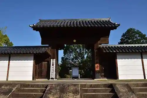 大安寺の山門