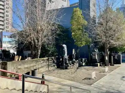 観音寺の{uncategorized: "未分類", other: "その他", undefined: "問題あり", building: "その他建物", grave: "お墓", sacred_gate: "鳥居", guardian: "狛犬", statue: "像", buddha: "仏像", history: "歴史", nature: "自然", garden: "庭園", animal: "動物", pagoda: "塔", temizu: "手水舎", mountain_gate: "山門・神門", sanctuary: "本殿・本堂", subordinate: "末社・摂社", art: "芸術", scenery: "景色", jizo: "地蔵", ema: "絵馬", goshuin: "御朱印", omikuji: "おみくじ", items: "授与品その他", amulet: "お守り", goshuincho: "御朱印帳", eats: "食事", festival: "お祭り", votive_dance: "神楽", shichigosan: "七五三参", wedding: "結婚式", experience: "体験その他", initially: "初詣", around: "周辺", anti_infection: "感染症対策"}