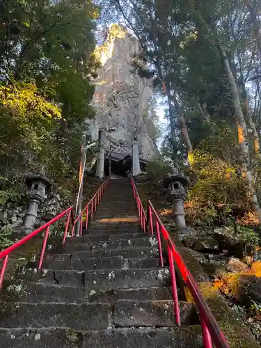 中之嶽神社の建物その他